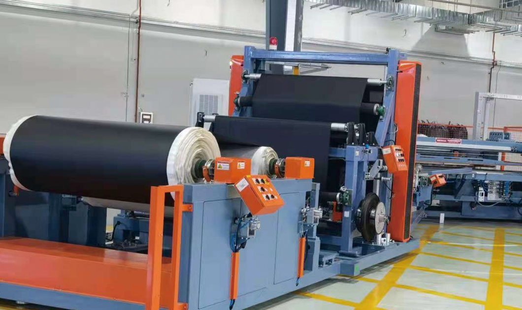 40°-90°纖維簾布裁斷機(jī)