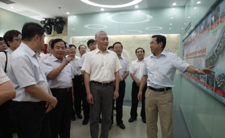 王志剛到國家輪胎工程中心指導工作